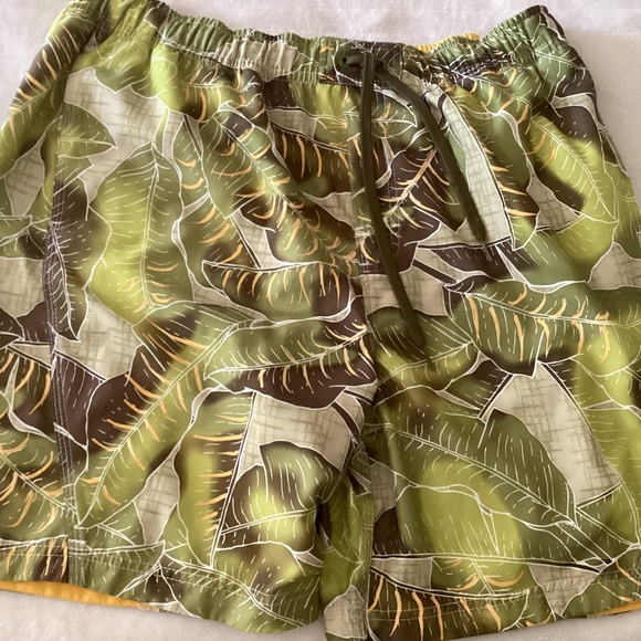 NEWPORT BLUE MENS SIZE 40 HAWAIIAN PRINT SWIM TRUNKS - Picture 1 of 3